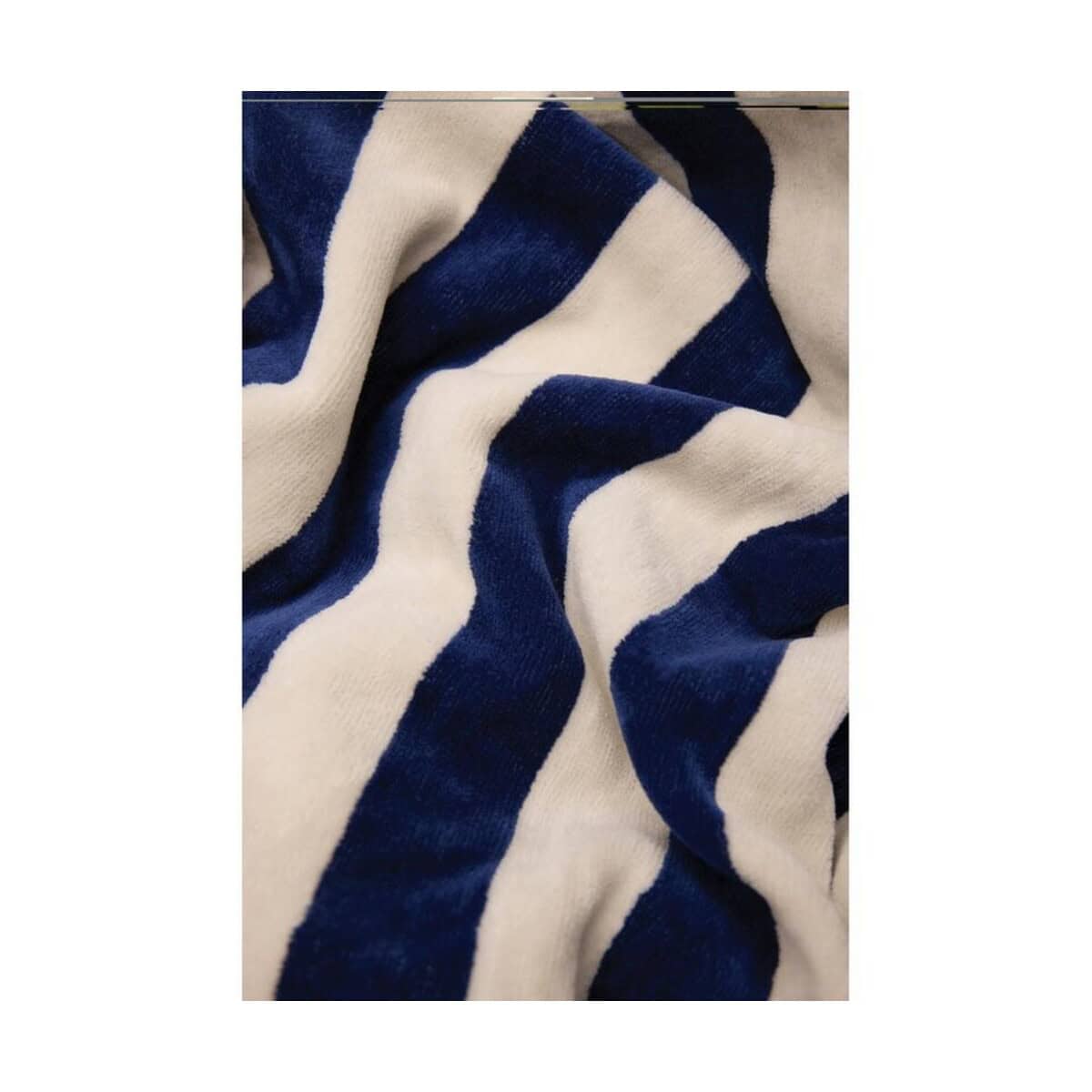 Koszula w paski, niebiesko-biała, elegancka odzież. Koszula w paski, niebiesko-biała, elegancka odzież.