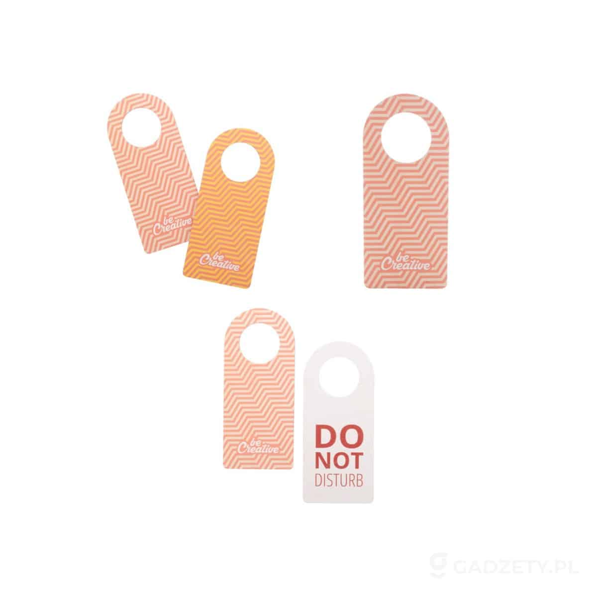 AP716776-wariant-watermark Disturb Wood personalizowana zawieszka na drzwi – zdjęcia produktu