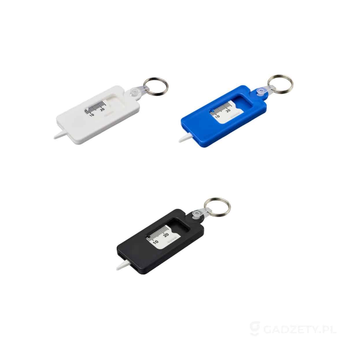 PFC-210190-kolorow-watermark Kym brelok do kluczy z materiałów z recyklingu w kształcie narzędzia do pomiaru bieżnika opon – dostępne kolory