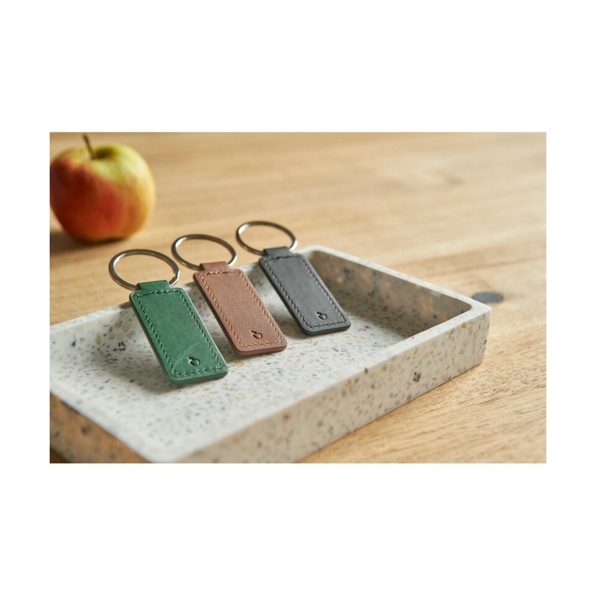 brelok-ze-skory-VA145-03-1 Brelok ze skóry - brązowy